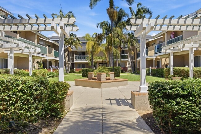 Building Photo - Benchmark Apartments