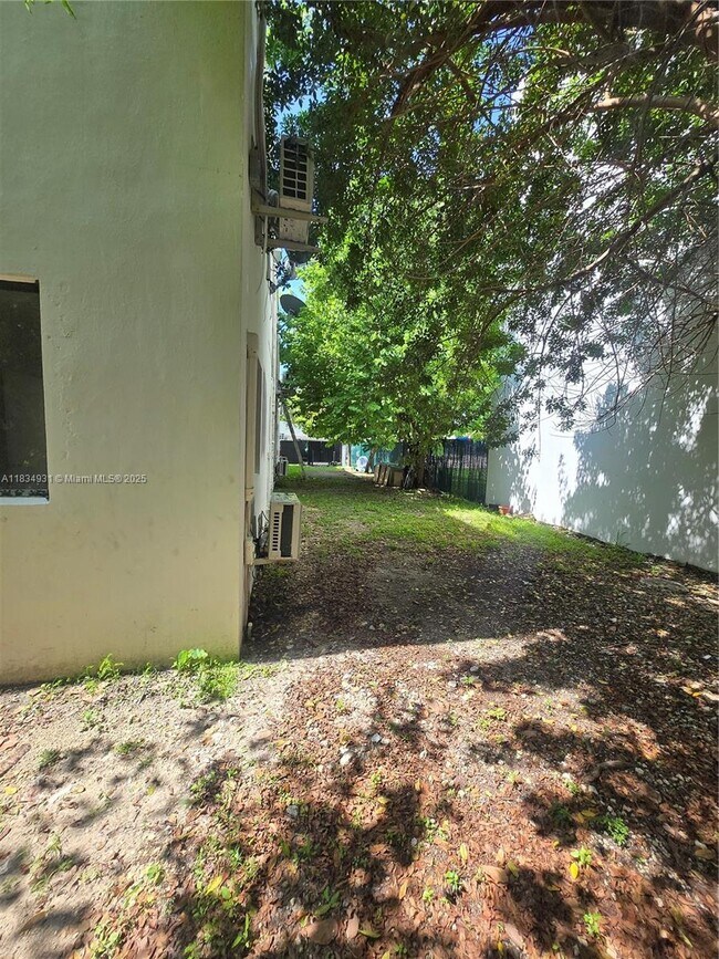 Foto del edificio - 3685 Frow Ave