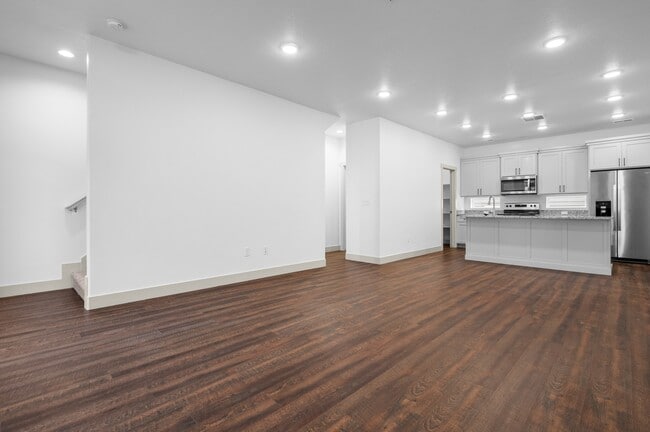 Building Photo - 651 S 450 E
