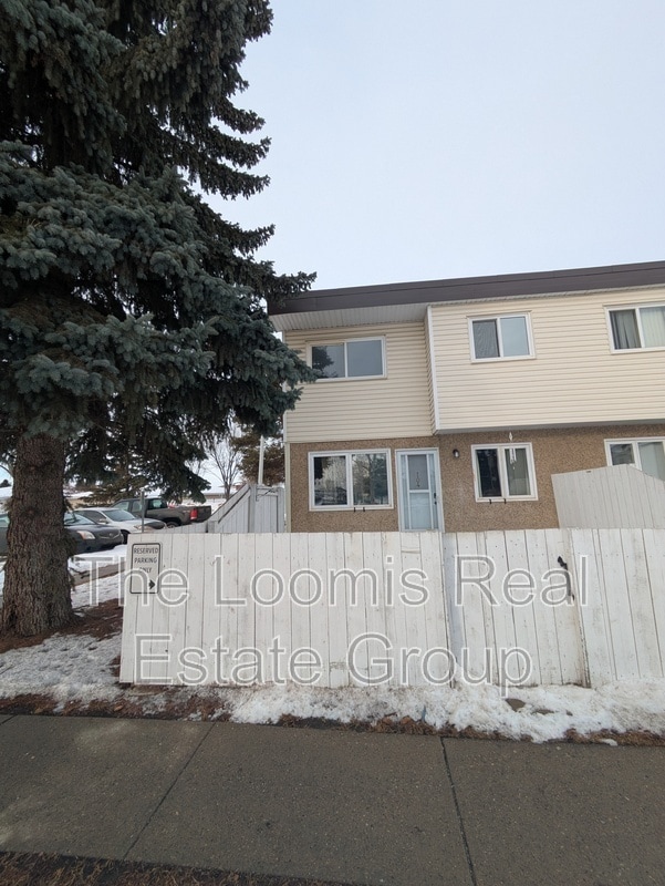 Primary Photo - 16428-16109 109 St NW
