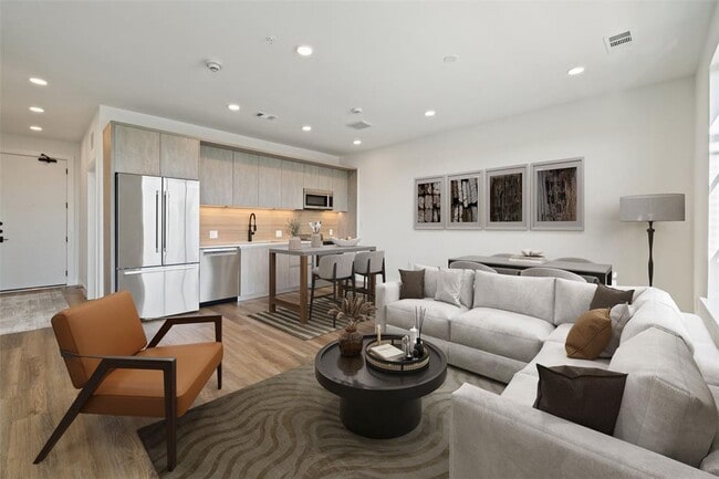 Building Photo - 4315 S Congress Ave