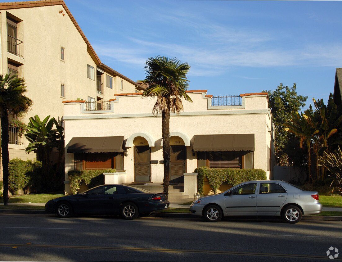 Foto del edificio - 2027-2029 E Broadway