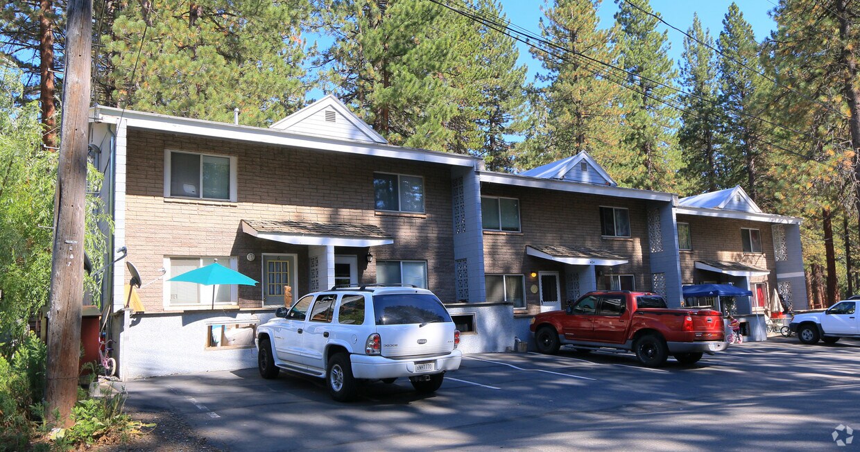 Building Photo - 424 Deer St