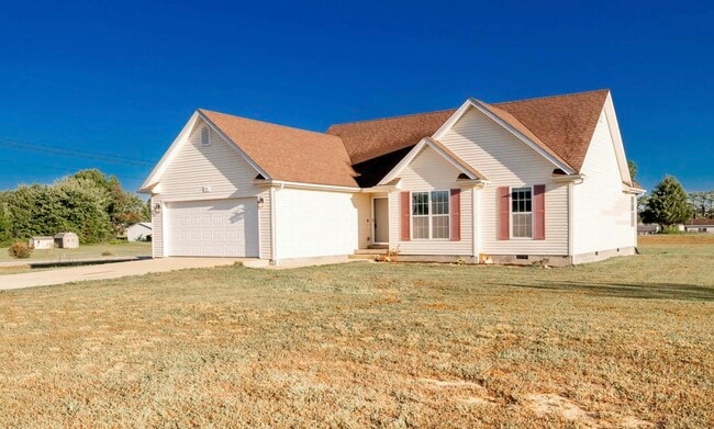 Building Photo - 15 Goldenrod Dr