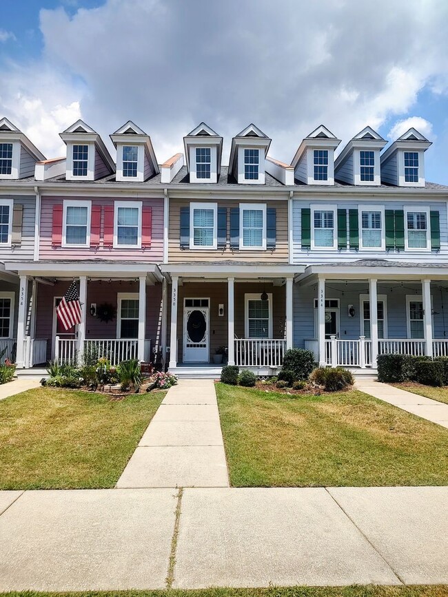 Building Photo - 3350 Pampas Dr