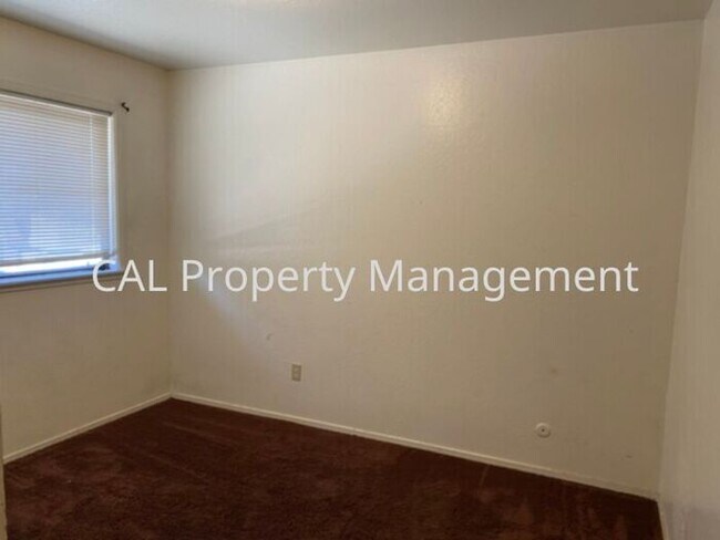 Building Photo - Two-story home in King City, CA!