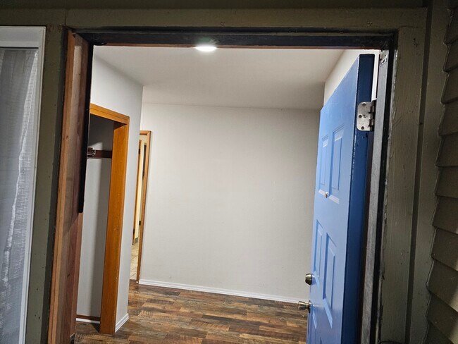 Building Photo - 9001 Bong Loop