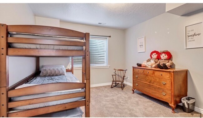 Building Photo - 9789 Timp View Dr