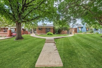 Building Photo - 2123 Mistletoe Ave