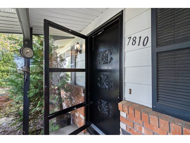 Building Photo - 7810 SW Pitic Ln