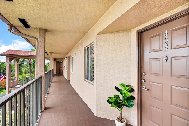 Foto del edificio - 1650 SW 124th Terrace