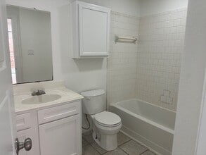 Building Photo - 138 Coffee Ln