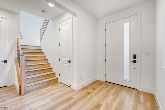 Building Photo - 1041 Soaring Sage Ave