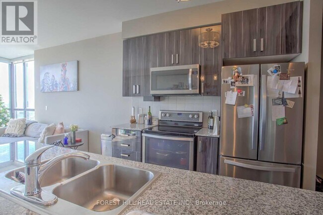 Photo du bâtiment - 2900 Hwy 7