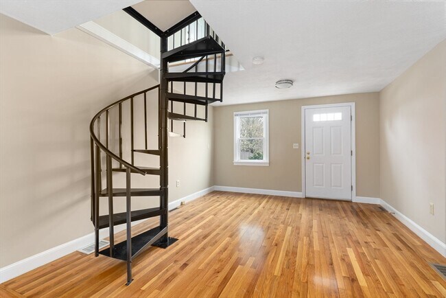 Foto del edificio - 1932 Washington St