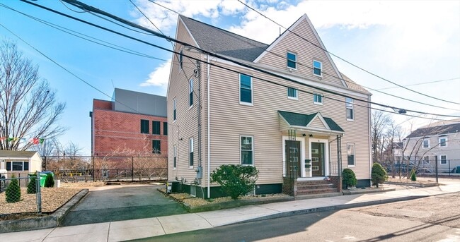 Building Photo - 45 Tainter St