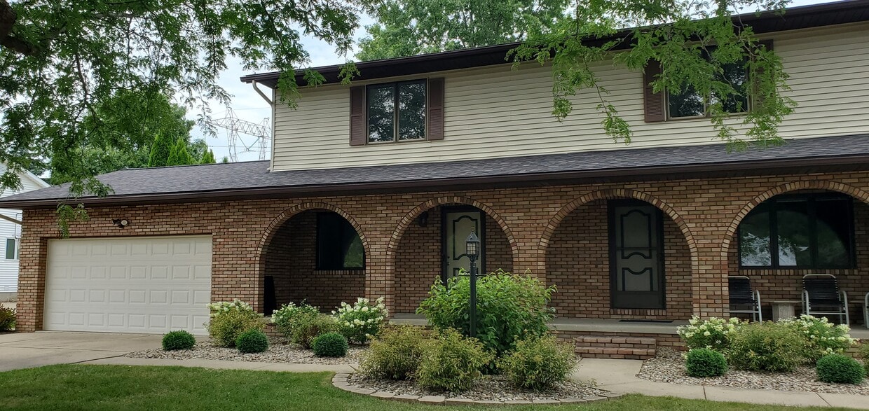 1799 King Dr, Uniontown, OH 44685 Townhome Rentals in Uniontown OH