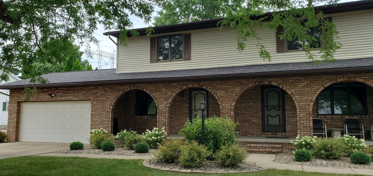 1799 King Dr, Uniontown, OH 44685 Townhome Rentals in Uniontown OH