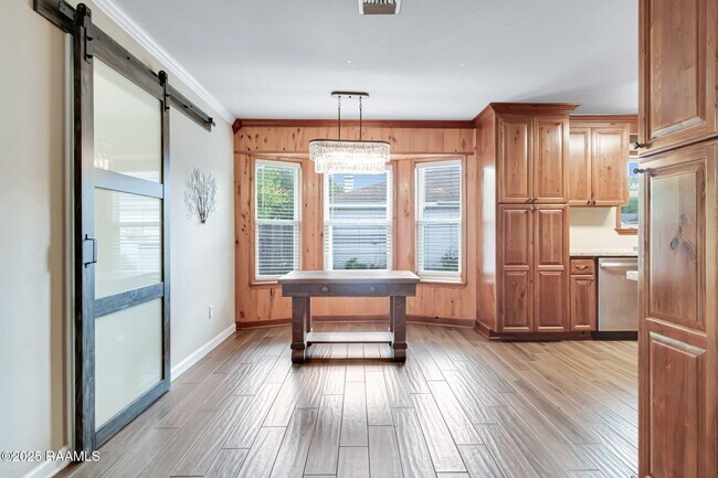 Building Photo - 300 W Bonaire Dr