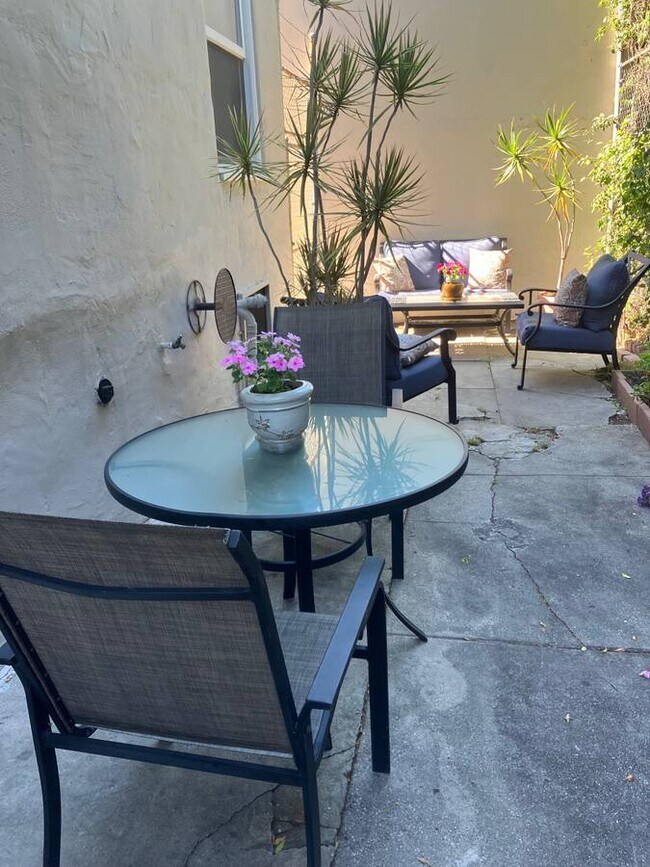 Patio del edificio - The Larchmoyne