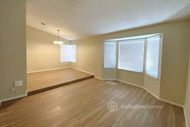 Foto del edificio - 4920 Evergreen Glen Dr