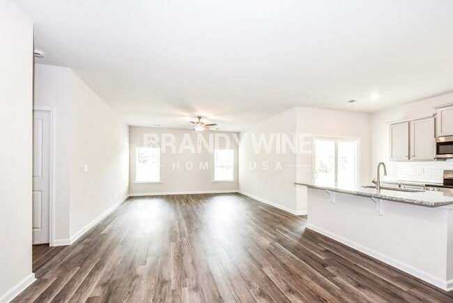 Building Photo - 645 Patmore Dr