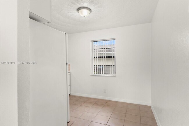 Foto del edificio - 4120 SW 19th St