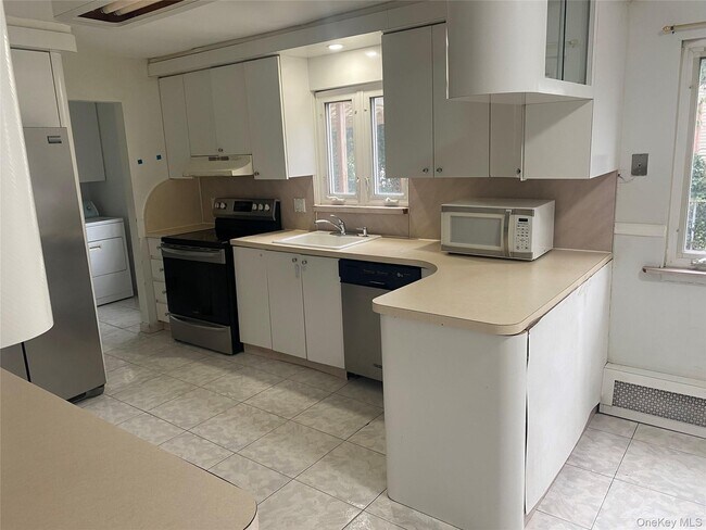 Building Photo - 723 Hungry Harbor Rd