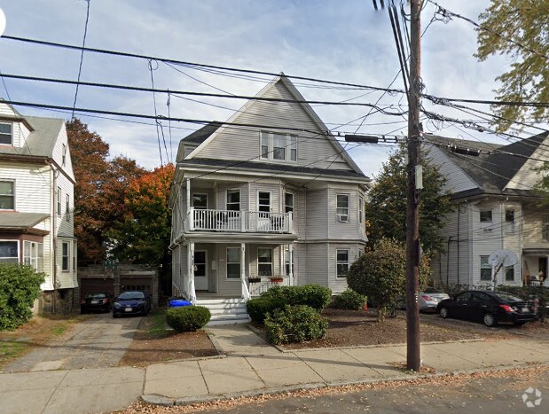 Building Photo - 140 Brooks St