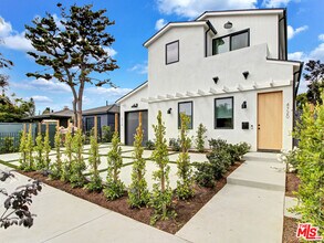 Building Photo - 4720 Marshall Dr