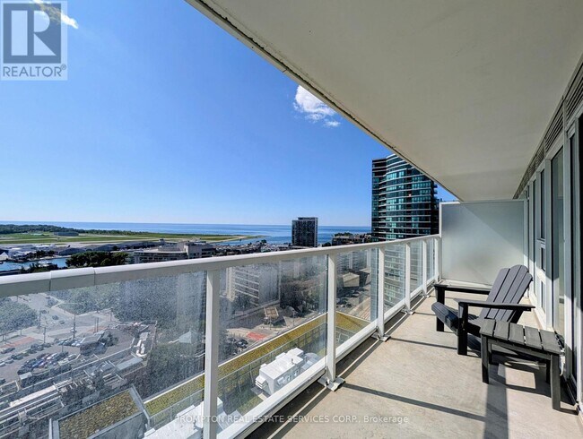 Photo du bâtiment - 17 Bathurst St