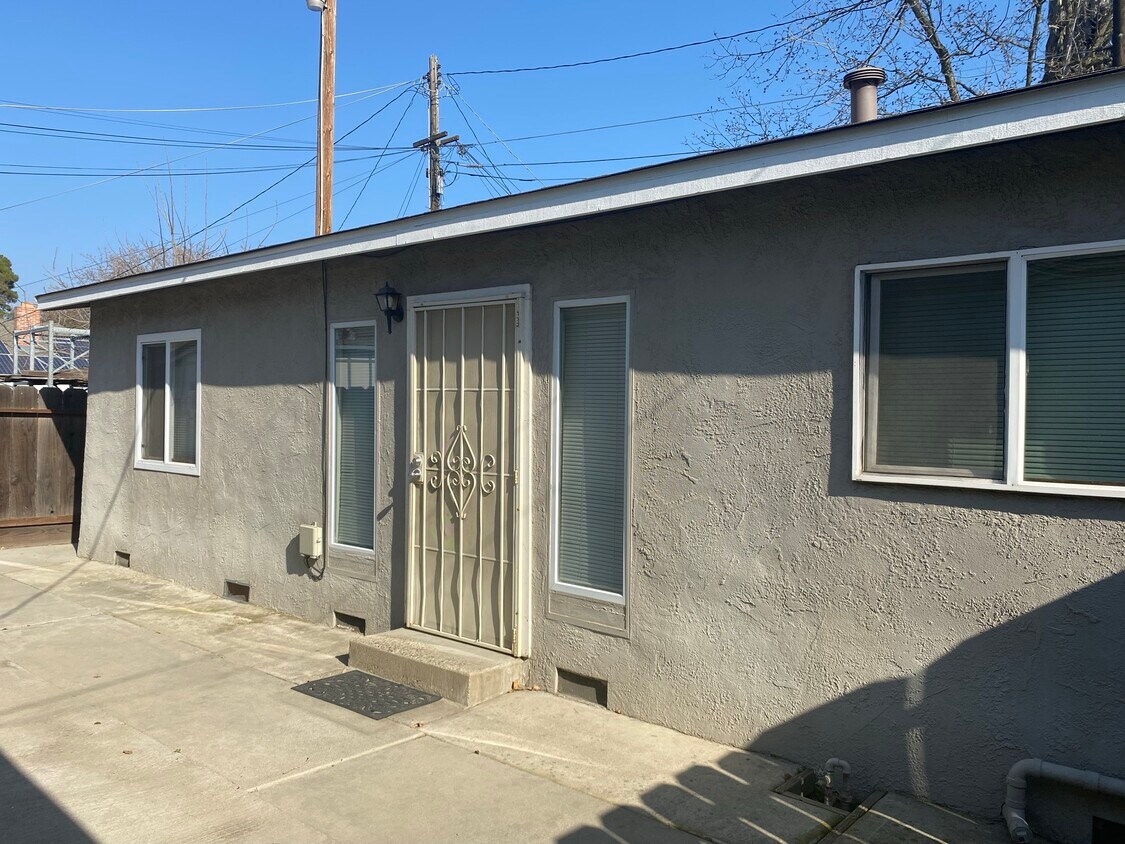 1 1/2 2nd St, Modesto, CA 95351 Townhome Rentals in Modesto CA