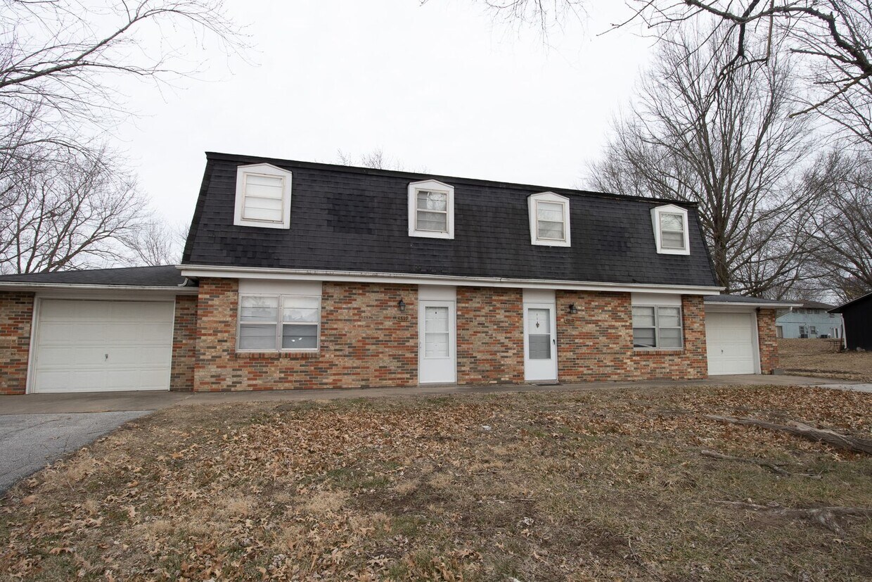Primary Photo - 4819 E. Meadow Lark Lane