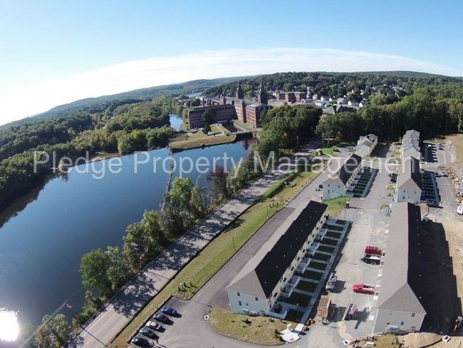 Foto del edificio - 202 River View Ln