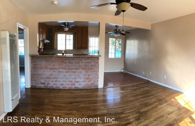 Building Photo - 2 br, 1 bath House - 6153 Oak Crest Way