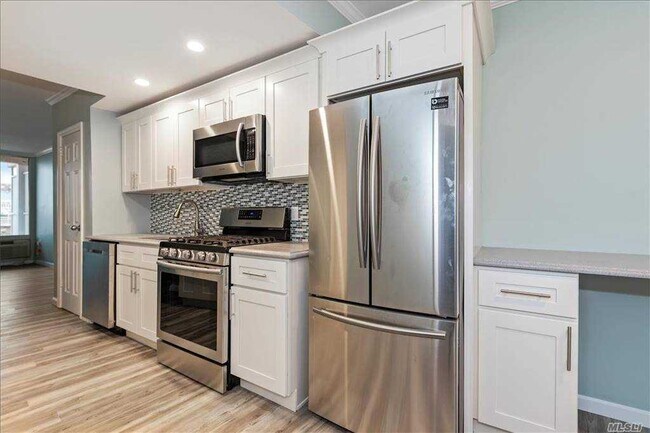 Foto del edificio - 830 Shore Rd