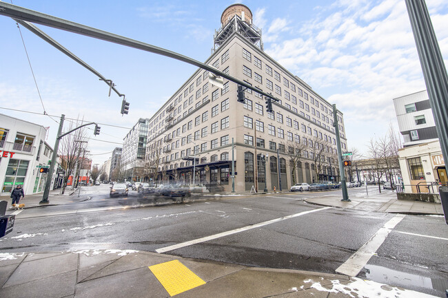 Building Photo - 1420 NW Lovejoy St