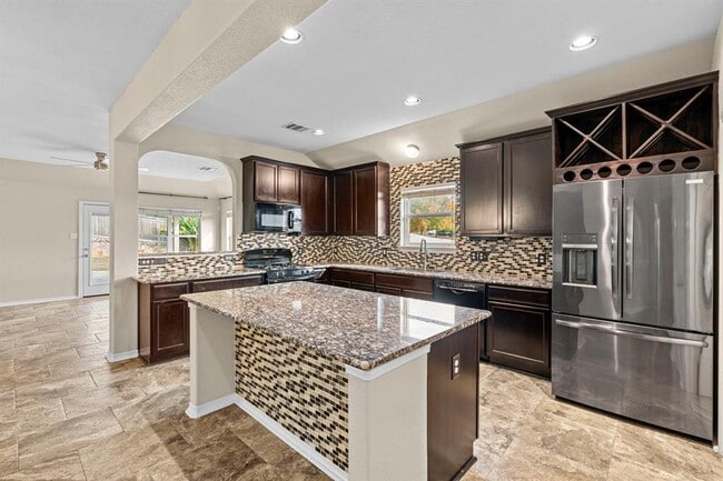 Building Photo - 318 Pond View Pass