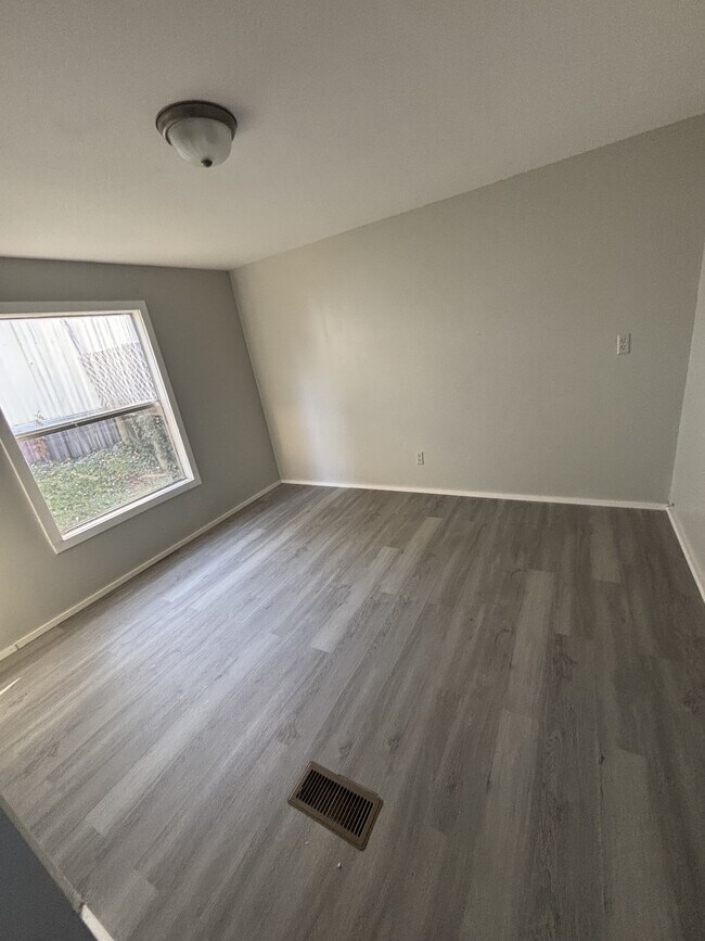 Foto del edificio - 40 Mcilwain Rd