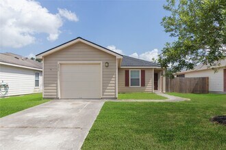 Building Photo - 4215 Medina River Loop