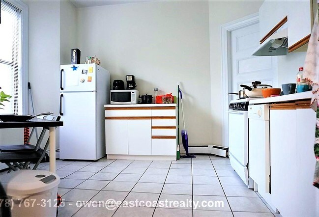 Foto del edificio - 82 Gardner St