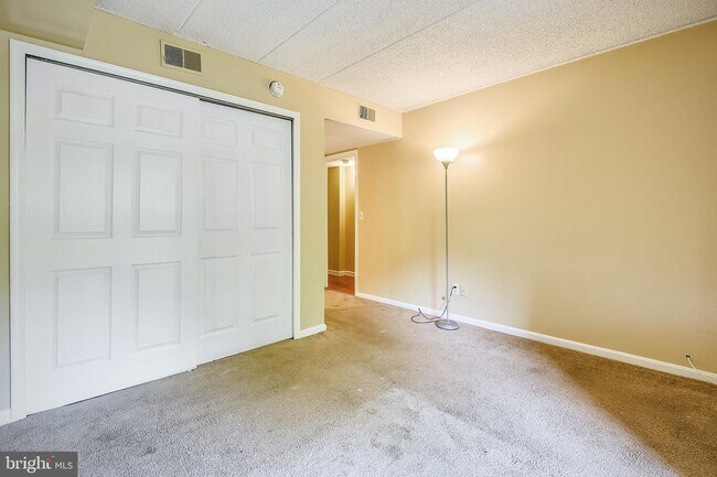 Foto del edificio - 1446 Greendale Ct