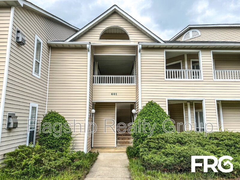 Foto principal - 601 Spring Forest Rd