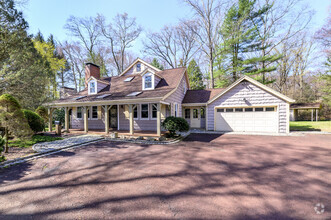 Building Photo - 414 Riversville Rd
