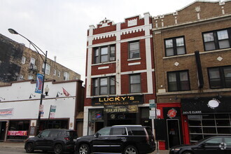 Building Photo - 3472 N Clark St