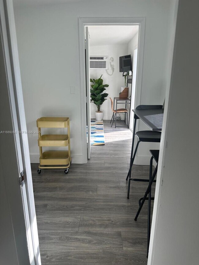 Foto del edificio - 2943 SW 36th Ave