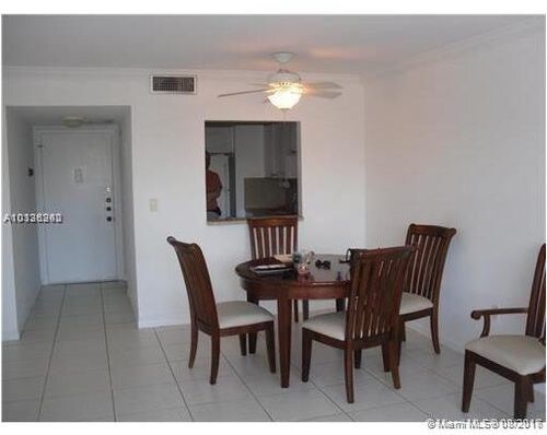 Foto del edificio - 3702 NE 171st St