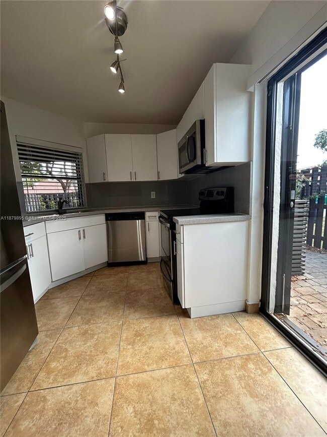 Building Photo - 14985 SW 48th Terrace