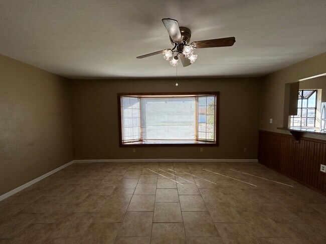 Foto del edificio - 2363 Vía Cedro