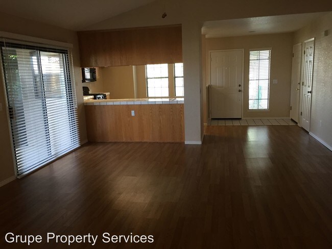 Foto del edificio - 832 Lake Canyon Ave